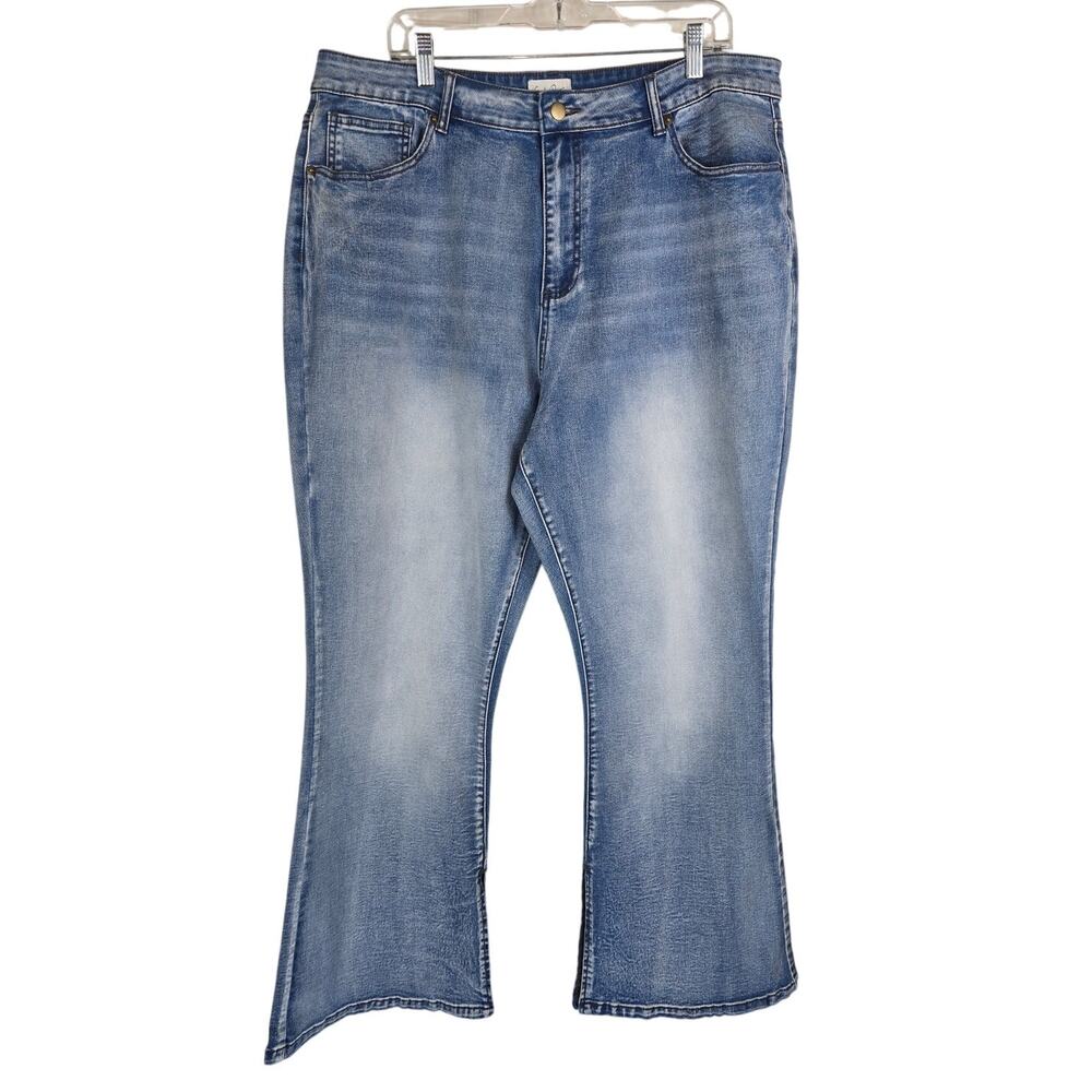 Charlie Paige Curvy Light Wash Wide Leg High Rise Hem Slit Women's Jeans 2X NWT